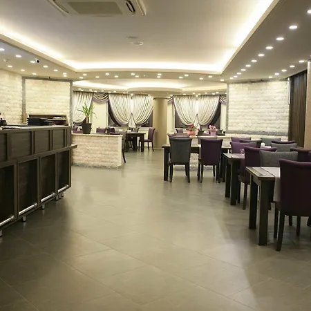 Отель Rey Manes