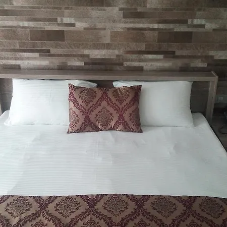 Отель Rey Manes