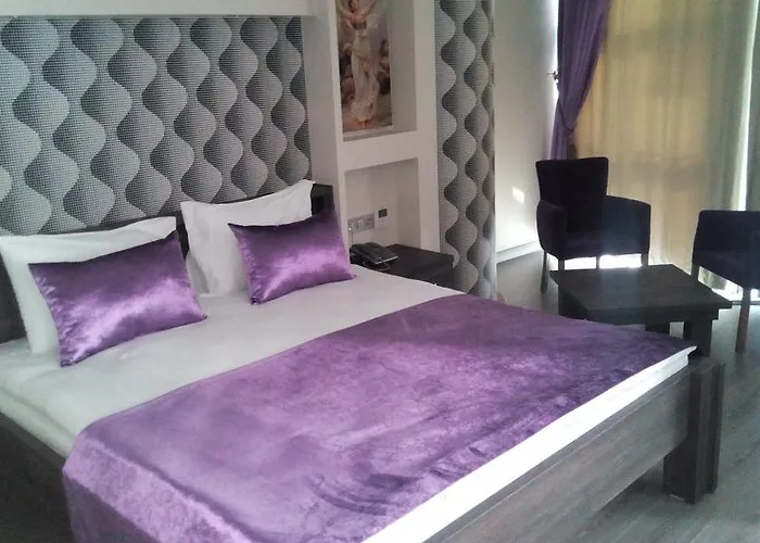 Rey Manes Отель 4*