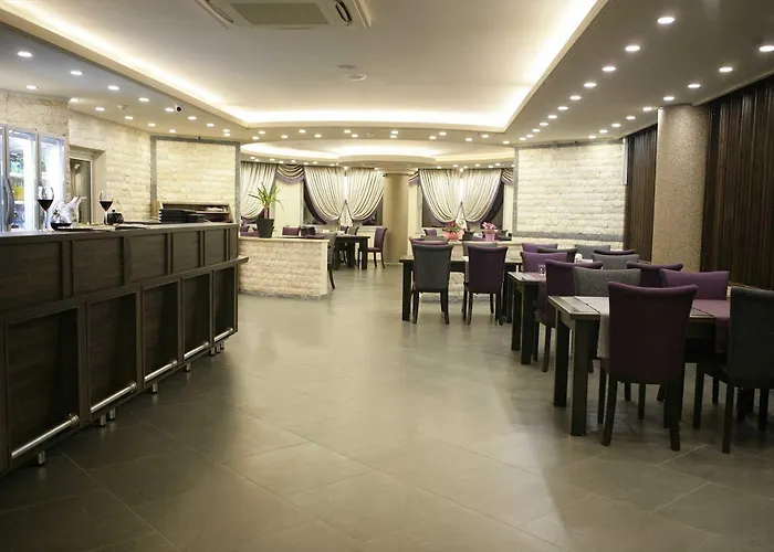 Отель Rey Manes