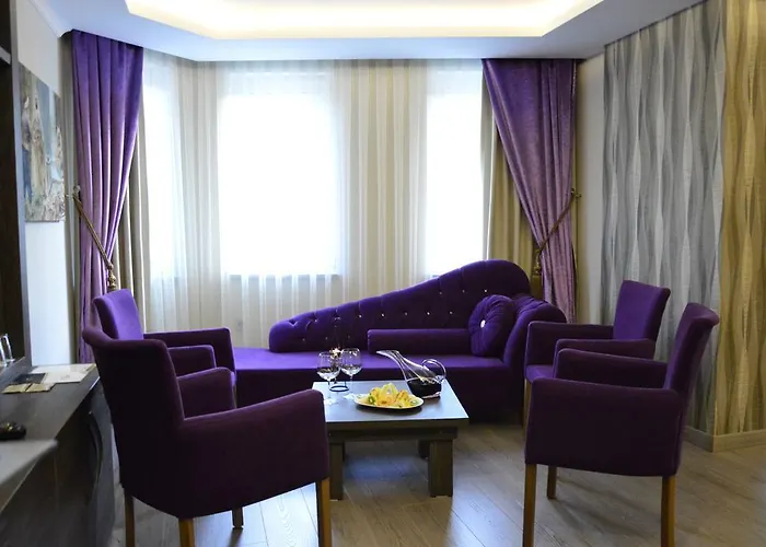 Отель Rey Manes